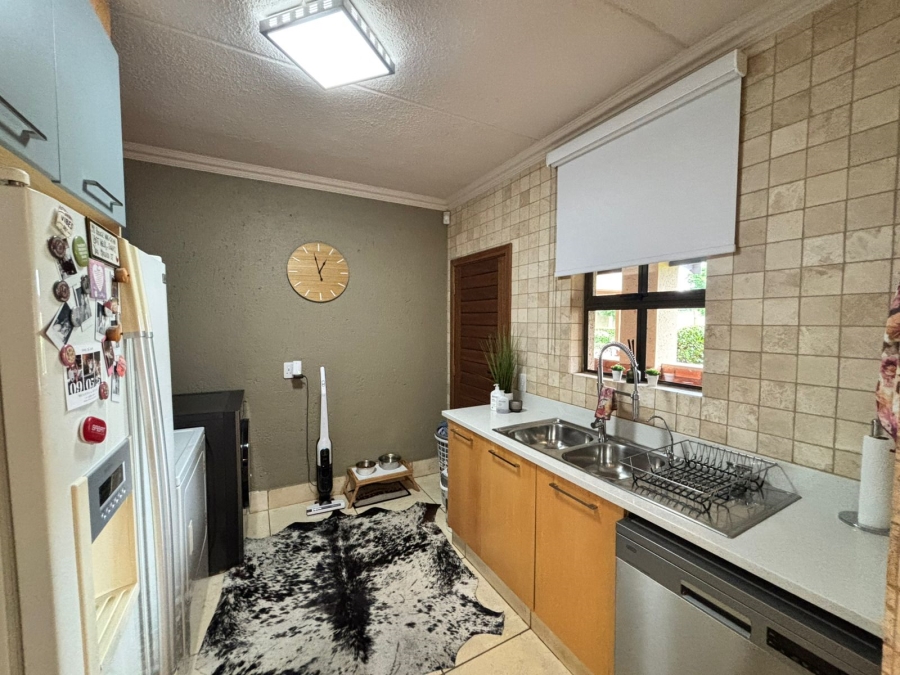 5 Bedroom Property for Sale in Grimbeeck Park North West